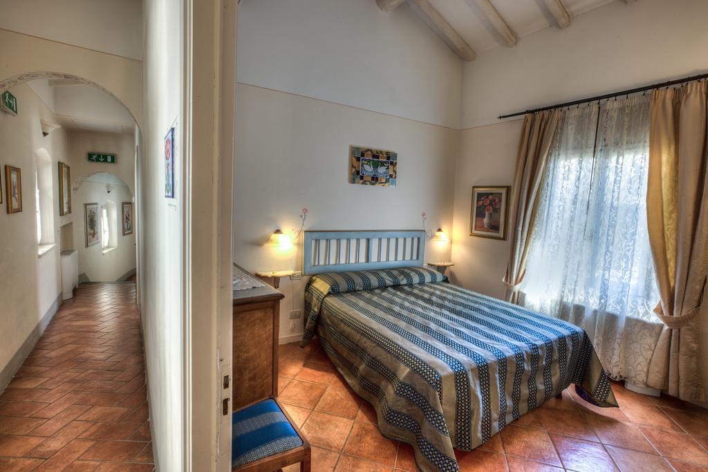 Hotel Locanda Degli Artisti Borgo San Lorenzo Room photo
