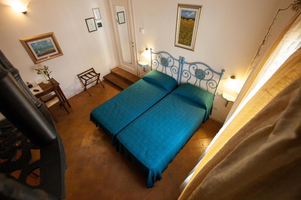 Hotel Locanda Degli Artisti Borgo San Lorenzo Room photo
