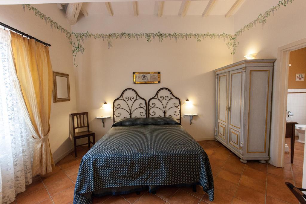 Hotel Locanda Degli Artisti Borgo San Lorenzo Room photo