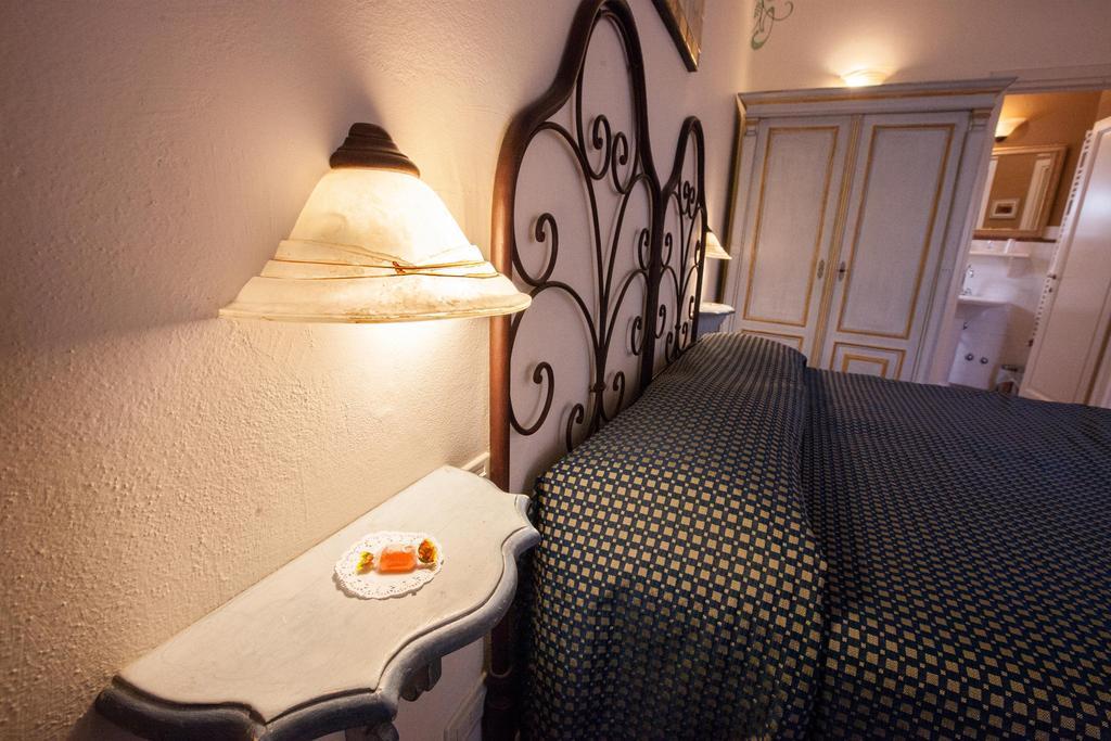 Hotel Locanda Degli Artisti Borgo San Lorenzo Room photo