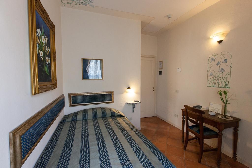 Hotel Locanda Degli Artisti Borgo San Lorenzo Room photo